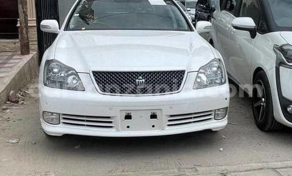 Buy New Toyota Crown White Car in Dar es Salaam in Dar es Salaam Buy New Toyota Crown White Car in Dar es Salaam in Dar es Salaam