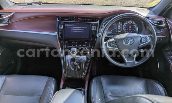 Nunua Imported Toyota Harrier Nyeusi Gari ndani ya Dar es Salaam nchini Dar es Salaam Nunua Imported Toyota Harrier Nyeusi Gari ndani ya Dar es Salaam nchini Dar es Salaam