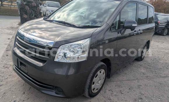 Nunua Imported Toyota Noah Nyingine Gari ndani ya Dar es Salaam nchini Dar es Salaam Nunua Imported Toyota Noah Nyingine Gari ndani ya Dar es Salaam nchini Dar es Salaam