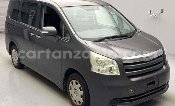 Nunua Imported Toyota Noah Nyingine Gari ndani ya Dar es Salaam nchini Dar es Salaam Nunua Imported Toyota Noah Nyingine Gari ndani ya Dar es Salaam nchini Dar es Salaam