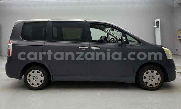 Nunua Imported Toyota Noah Nyingine Gari ndani ya Dar es Salaam nchini Dar es Salaam Nunua Imported Toyota Noah Nyingine Gari ndani ya Dar es Salaam nchini Dar es Salaam