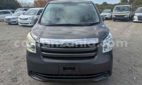 Nunua Imported Toyota Noah Nyingine Gari ndani ya Dar es Salaam nchini Dar es Salaam Nunua Imported Toyota Noah Nyingine Gari ndani ya Dar es Salaam nchini Dar es Salaam