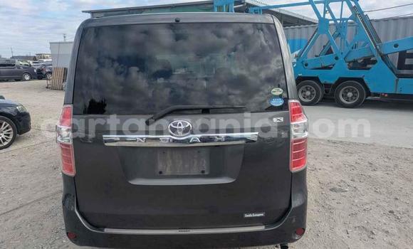 Nunua Imported Toyota Noah Nyingine Gari ndani ya Dar es Salaam nchini Dar es Salaam Nunua Imported Toyota Noah Nyingine Gari ndani ya Dar es Salaam nchini Dar es Salaam