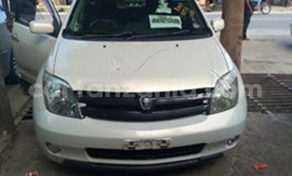 Buy Used Toyota IST Silver Car in Dar es Salaam in Dar es Salaam Buy Used Toyota IST Silver Car in Dar es Salaam in Dar es Salaam