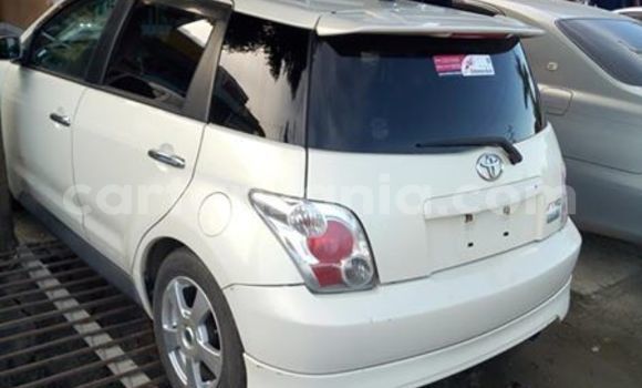 Buy Used Toyota IST Silver Car in Dar es Salaam in Dar es Salaam Buy Used Toyota IST Silver Car in Dar es Salaam in Dar es Salaam