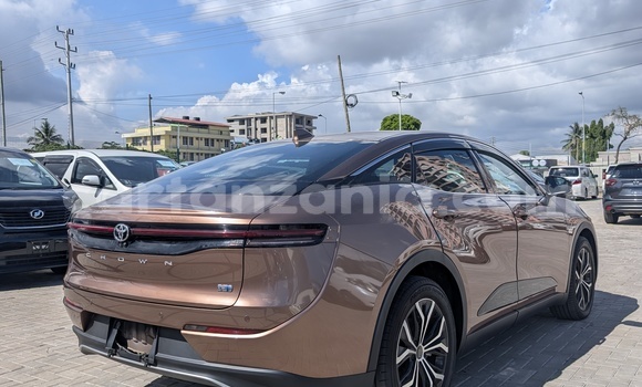 Buy Import Toyota Crown Brown Car in Dar es Salaam in Dar es Salaam Buy Import Toyota Crown Brown Car in Dar es Salaam in Dar es Salaam