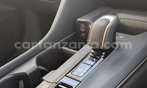 Buy Import Toyota Crown Brown Car in Dar es Salaam in Dar es Salaam Buy Import Toyota Crown Brown Car in Dar es Salaam in Dar es Salaam