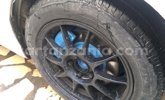 Buy Used Toyota Altezza White Car in Dar es Salaam in Dar es Salaam Buy Used Toyota Altezza White Car in Dar es Salaam in Dar es Salaam