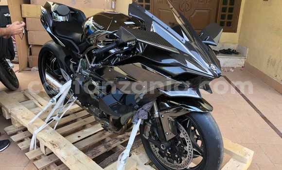 Nunua Ilio tumika Kawasaki Ninja Nyeusi Bike ndani ya Kigoma nchini Kigoma Nunua Ilio tumika Kawasaki Ninja Nyeusi Bike ndani ya Kigoma nchini Kigoma