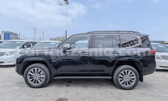 Buy Import Toyota Land Cruiser Black Car in Dar es Salaam in Dar es Salaam Buy Import Toyota Land Cruiser Black Car in Dar es Salaam in Dar es Salaam