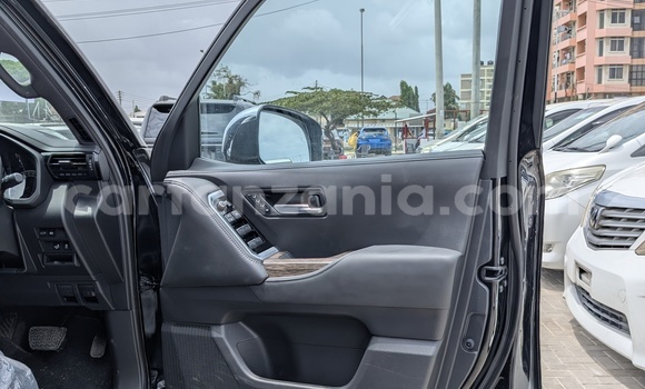 Buy Import Toyota Land Cruiser Black Car in Dar es Salaam in Dar es Salaam Buy Import Toyota Land Cruiser Black Car in Dar es Salaam in Dar es Salaam