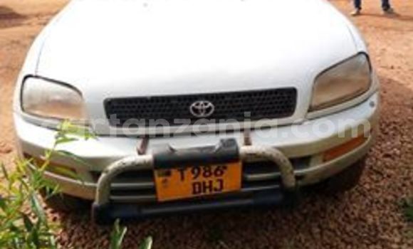 Buy Used Toyota RAV4 White Car in Dar es Salaam in Dar es Salaam Buy Used Toyota RAV4 White Car in Dar es Salaam in Dar es Salaam