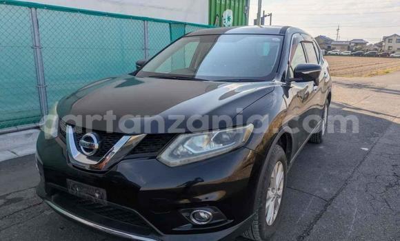 Nunua Imported Nissan X–Trail Nyeusi Gari ndani ya Dar es Salaam nchini Dar es Salaam