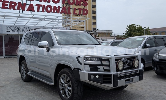 Buy Import Toyota Land Cruiser Silver Car in Dar es Salaam in Dar es Salaam Buy Import Toyota Land Cruiser Silver Car in Dar es Salaam in Dar es Salaam