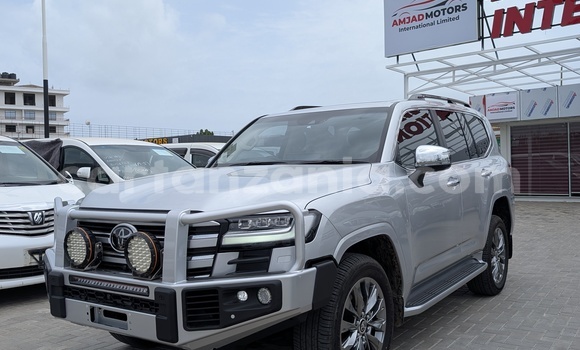 Buy Import Toyota Land Cruiser Silver Car in Dar es Salaam in Dar es Salaam Buy Import Toyota Land Cruiser Silver Car in Dar es Salaam in Dar es Salaam