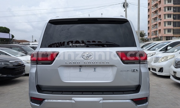 Buy Import Toyota Land Cruiser Silver Car in Dar es Salaam in Dar es Salaam Buy Import Toyota Land Cruiser Silver Car in Dar es Salaam in Dar es Salaam