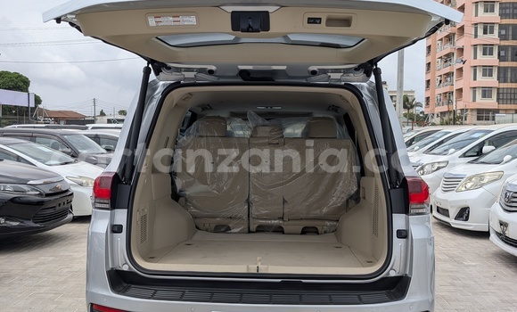 Buy Import Toyota Land Cruiser Silver Car in Dar es Salaam in Dar es Salaam Buy Import Toyota Land Cruiser Silver Car in Dar es Salaam in Dar es Salaam