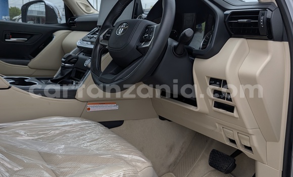 Buy Import Toyota Land Cruiser Silver Car in Dar es Salaam in Dar es Salaam Buy Import Toyota Land Cruiser Silver Car in Dar es Salaam in Dar es Salaam