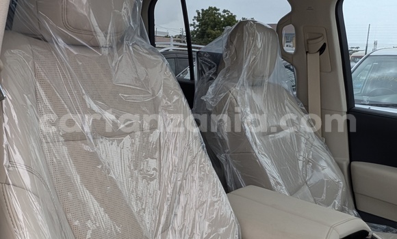 Buy Import Toyota Land Cruiser Silver Car in Dar es Salaam in Dar es Salaam Buy Import Toyota Land Cruiser Silver Car in Dar es Salaam in Dar es Salaam