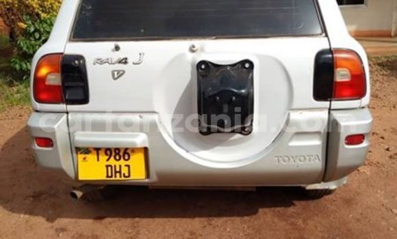 Buy Used Toyota RAV4 White Car in Dar es Salaam in Dar es Salaam Buy Used Toyota RAV4 White Car in Dar es Salaam in Dar es Salaam