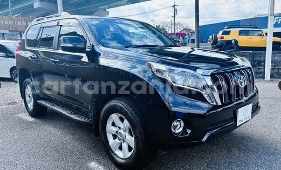 Nunua Imported Toyota Land Cruiser Prado Nyeusi Gari ndani ya Dar es Salaam nchini Dar es Salaam