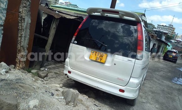 Buy Used Toyota Noah White Car in Dar es Salaam in Dar es Salaam Buy Used Toyota Noah White Car in Dar es Salaam in Dar es Salaam