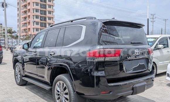 Buy Import Toyota Land Cruiser Black Car in Dar es Salaam in Dar es Salaam Buy Import Toyota Land Cruiser Black Car in Dar es Salaam in Dar es Salaam