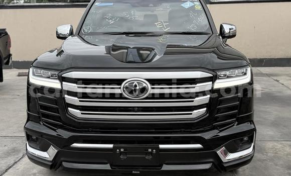 Nunua Imported Toyota Land Cruiser Nyeusi Gari ndani ya Dar es Salaam nchini Dar es Salaam