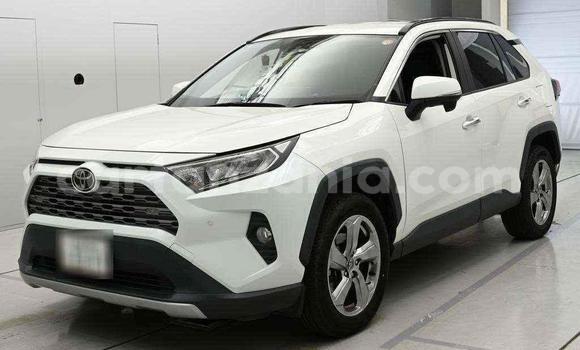Nunua Imported Toyota RAV4 Nyeupe Gari ndani ya Dar es Salaam nchini Dar es Salaam Nunua Imported Toyota RAV4 Nyeupe Gari ndani ya Dar es Salaam nchini Dar es Salaam