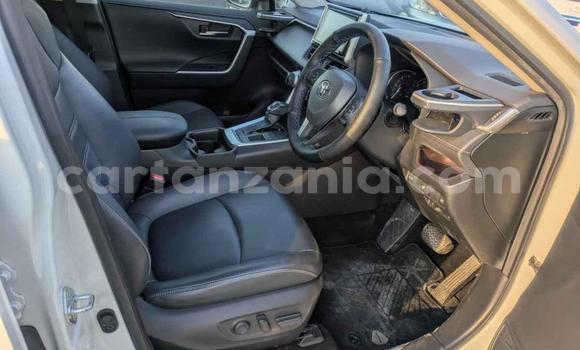 Nunua Imported Toyota RAV4 Nyeupe Gari ndani ya Dar es Salaam nchini Dar es Salaam Nunua Imported Toyota RAV4 Nyeupe Gari ndani ya Dar es Salaam nchini Dar es Salaam
