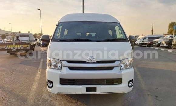 Buy Used Toyota Hiace White Car in Dar es Salaam in Dar es Salaam Buy Used Toyota Hiace White Car in Dar es Salaam in Dar es Salaam