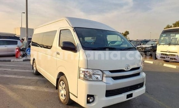 Buy Used Toyota Hiace White Car in Dar es Salaam in Dar es Salaam Buy Used Toyota Hiace White Car in Dar es Salaam in Dar es Salaam