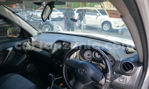 Nunua Ilio tumika Toyota RAV4 Nyeupe Gari ndani ya Dar es Salaam nchini Dar es Salaam Nunua Ilio tumika Toyota RAV4 Nyeupe Gari ndani ya Dar es Salaam nchini Dar es Salaam