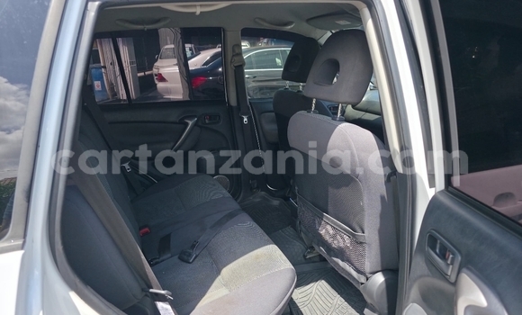 Nunua Ilio tumika Toyota RAV4 Nyeupe Gari ndani ya Dar es Salaam nchini Dar es Salaam Nunua Ilio tumika Toyota RAV4 Nyeupe Gari ndani ya Dar es Salaam nchini Dar es Salaam