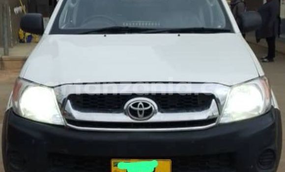 Buy Used Toyota Hilux White Car in Dar es Salaam in Dar es Salaam