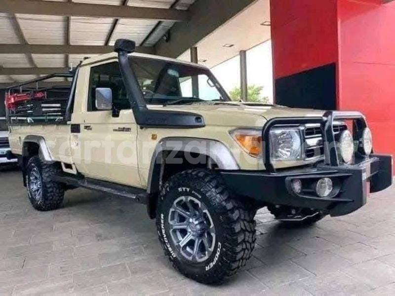 Big with watermark toyota land cruiser mara serengeti 31383