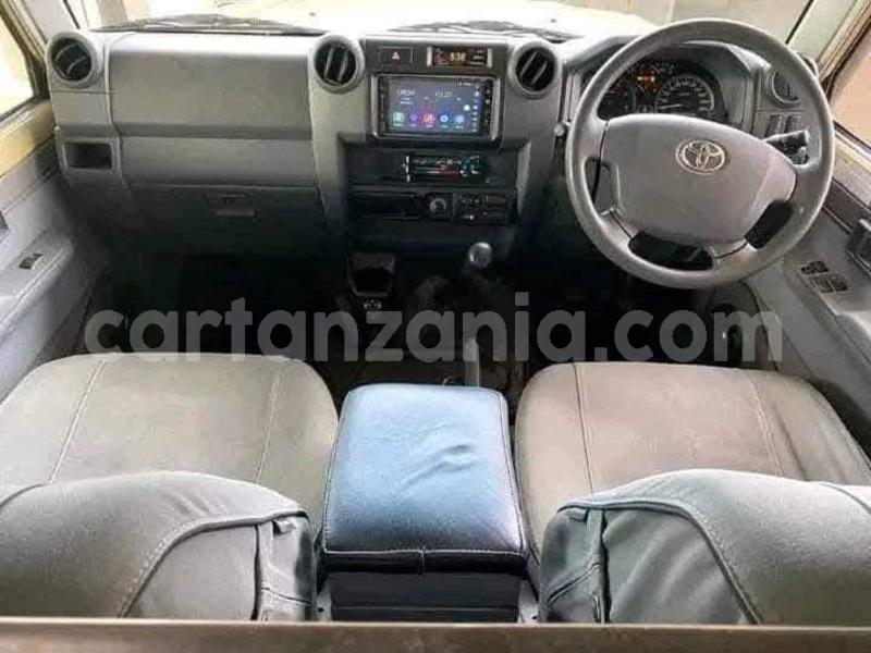 Big with watermark toyota land cruiser mara serengeti 31383