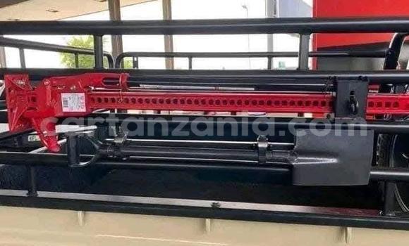 Buy Used Toyota Land Cruiser Beige Car in Serengeti in Mara Buy Used Toyota Land Cruiser Beige Car in Serengeti in Mara