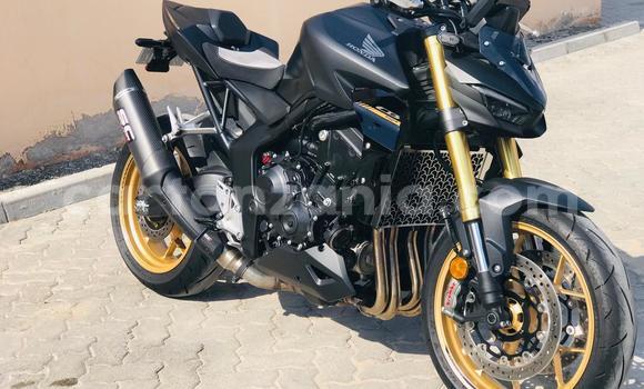 Buy Used Honda CB Black Bike in Arusha in Arusha Buy Used Honda CB Black Bike in Arusha in Arusha