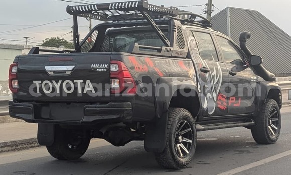 Nunua Ilio tumika Toyota Hilux Nyeusi Gari ndani ya Dar es Salaam nchini Dar es Salaam Nunua Ilio tumika Toyota Hilux Nyeusi Gari ndani ya Dar es Salaam nchini Dar es Salaam