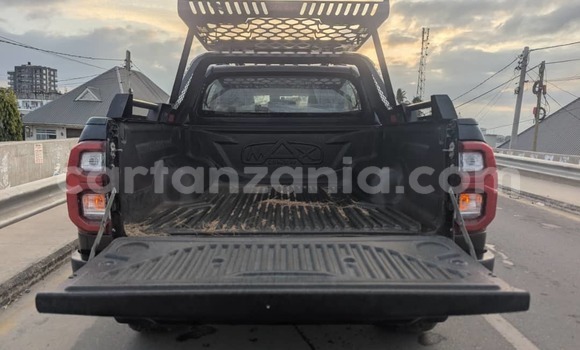 Nunua Ilio tumika Toyota Hilux Nyeusi Gari ndani ya Dar es Salaam nchini Dar es Salaam Nunua Ilio tumika Toyota Hilux Nyeusi Gari ndani ya Dar es Salaam nchini Dar es Salaam