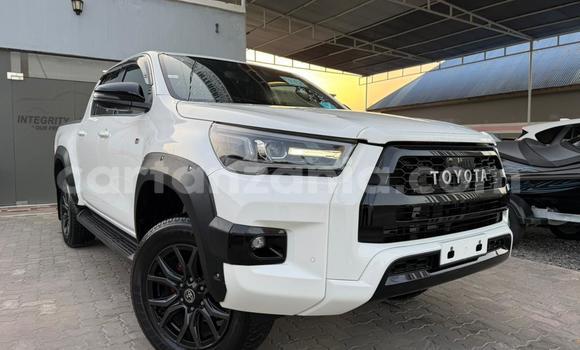 Buy Used Toyota Hilux White Car in Dar es Salaam in Dar es Salaam