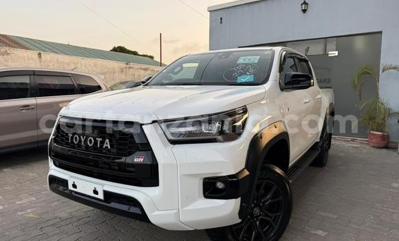Nunua Ilio tumika Toyota Hilux Nyeupe Gari ndani ya Dar es Salaam nchini Dar es Salaam Nunua Ilio tumika Toyota Hilux Nyeupe Gari ndani ya Dar es Salaam nchini Dar es Salaam