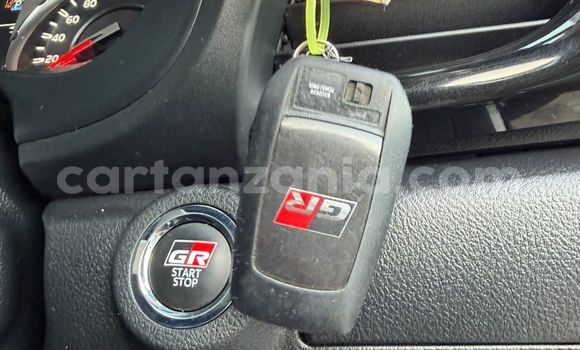 Nunua Ilio tumika Toyota Hilux Nyeupe Gari ndani ya Dar es Salaam nchini Dar es Salaam Nunua Ilio tumika Toyota Hilux Nyeupe Gari ndani ya Dar es Salaam nchini Dar es Salaam