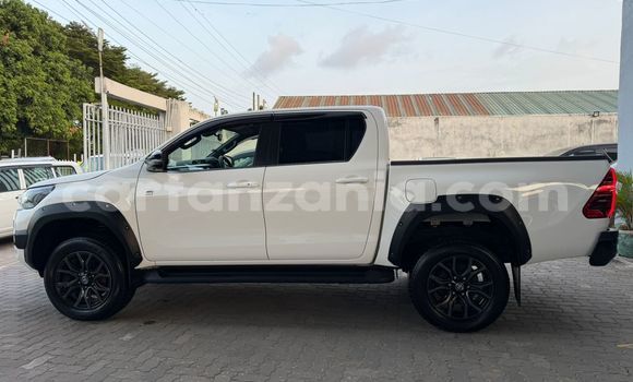 Nunua Ilio tumika Toyota Hilux Nyeupe Gari ndani ya Dar es Salaam nchini Dar es Salaam Nunua Ilio tumika Toyota Hilux Nyeupe Gari ndani ya Dar es Salaam nchini Dar es Salaam