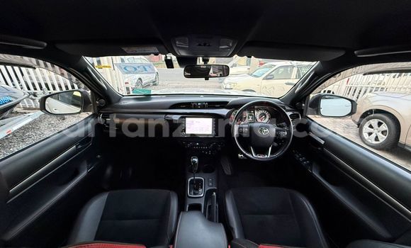 Nunua Ilio tumika Toyota Hilux Nyeupe Gari ndani ya Dar es Salaam nchini Dar es Salaam Nunua Ilio tumika Toyota Hilux Nyeupe Gari ndani ya Dar es Salaam nchini Dar es Salaam