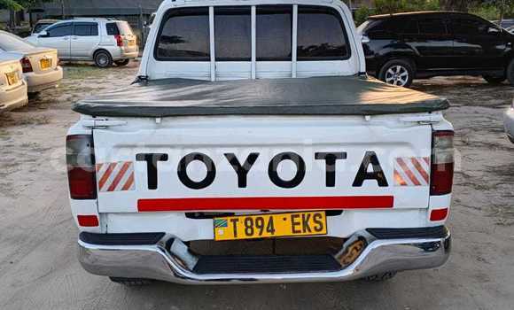 Nunua Ilio tumika Toyota Hilux Nyeupe Gari ndani ya Dar es Salaam nchini Dar es Salaam Nunua Ilio tumika Toyota Hilux Nyeupe Gari ndani ya Dar es Salaam nchini Dar es Salaam