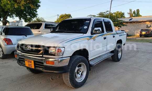 Nunua Ilio tumika Toyota Hilux Nyeupe Gari ndani ya Dar es Salaam nchini Dar es Salaam Nunua Ilio tumika Toyota Hilux Nyeupe Gari ndani ya Dar es Salaam nchini Dar es Salaam