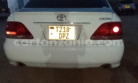 Buy Used Toyota Crown White Car in Dar es Salaam in Dar es Salaam