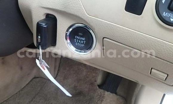 Buy Used Toyota Crown White Car in Dar es Salaam in Dar es Salaam Buy Used Toyota Crown White Car in Dar es Salaam in Dar es Salaam